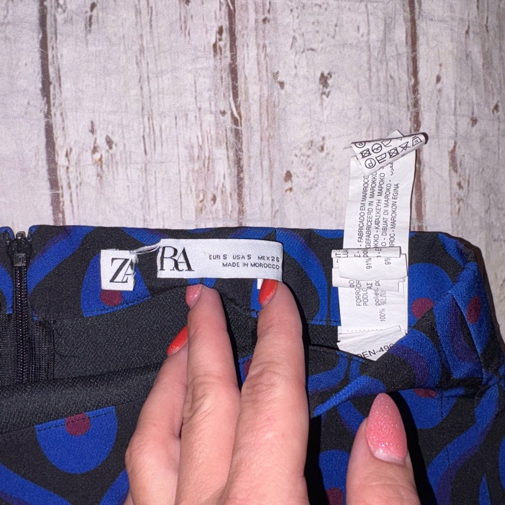 Zara blue and black geo printed longer skirt S - Picture 6 of 6